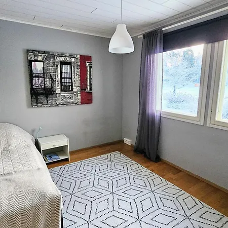Viihtyisae Kahden Erillisen Huoneen Kokonaisuus Kolmelle-neljaelle Hengelle Homestay *